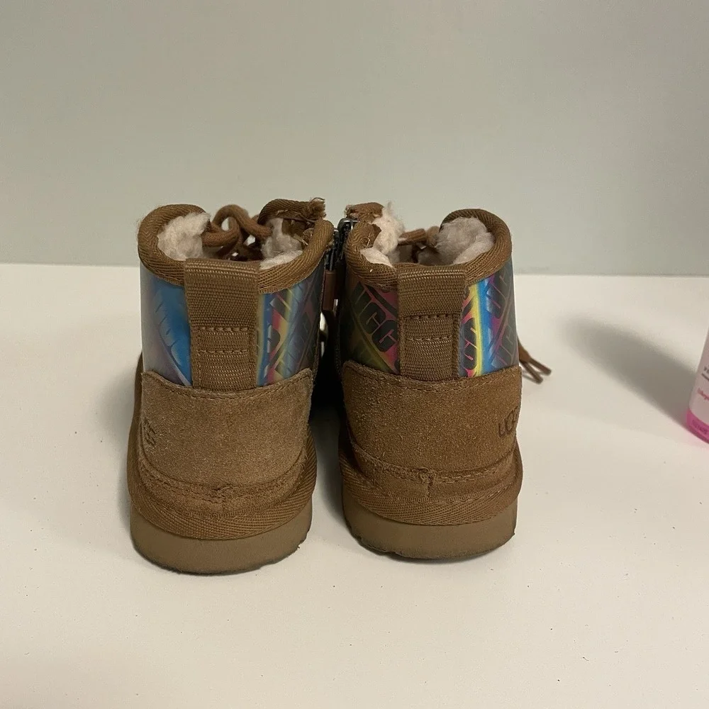 UGG Neumel Chromatic Shoes Chestnut Kids Size 12 Iridescent Chukka Rainbow - Picture 6 of 8